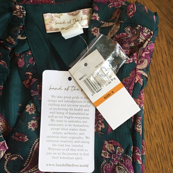 Band Of The Free RUN THE WORLD PINE PAISLEY EMPIRE WAIST MIDI DRESS - Picture 7 of 8